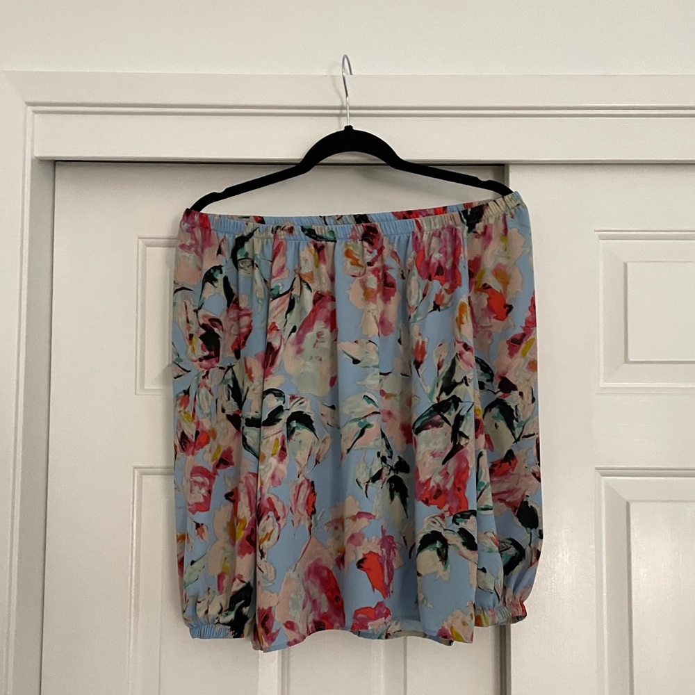 EIGHT-SIXTY off shoulder blouse size s